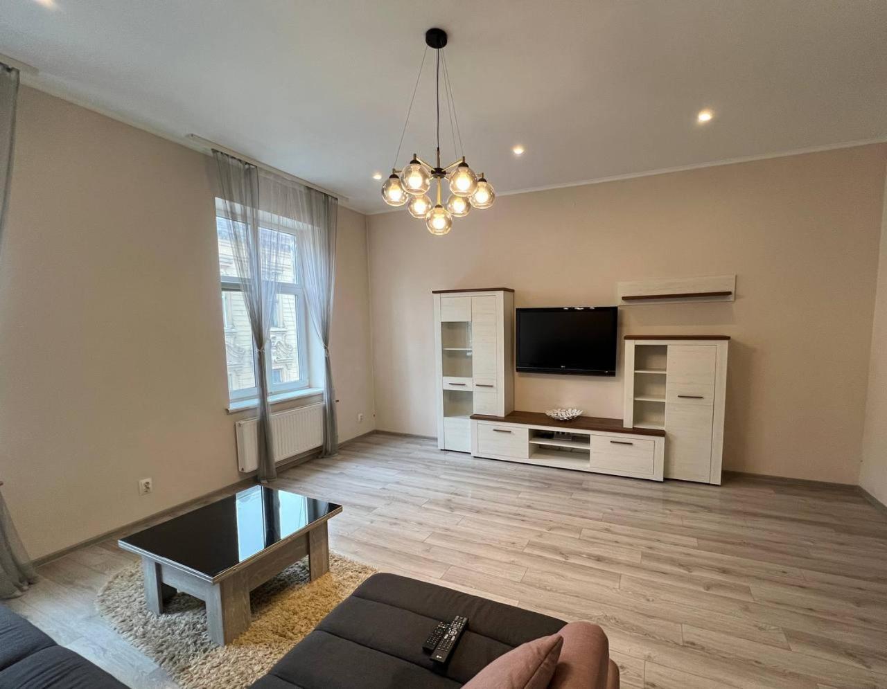 Apartments On Sholom Aleikhema Львов Экстерьер фото